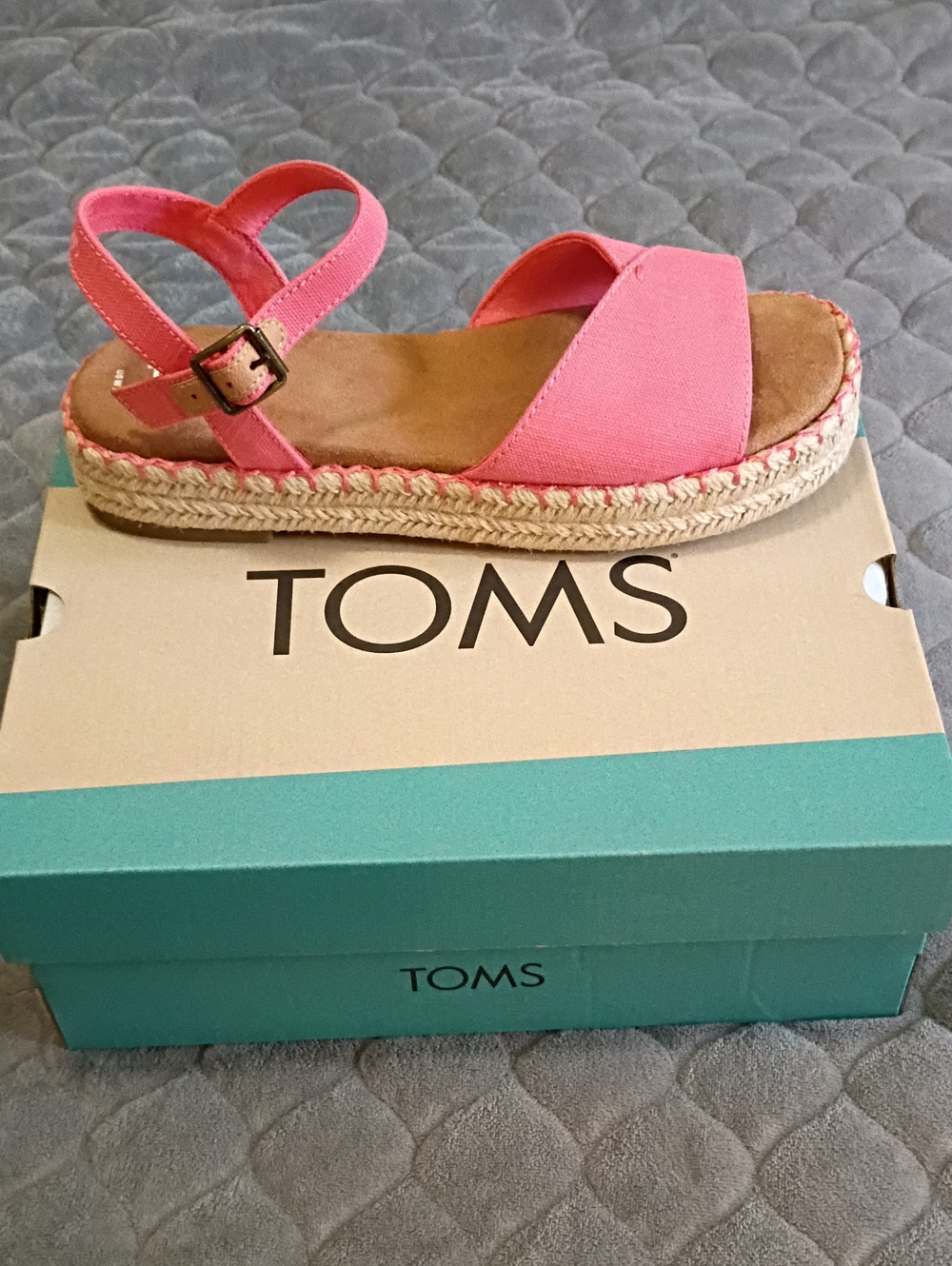 TOMS Coral Pink Canvas Espadrille Sandal Size 7